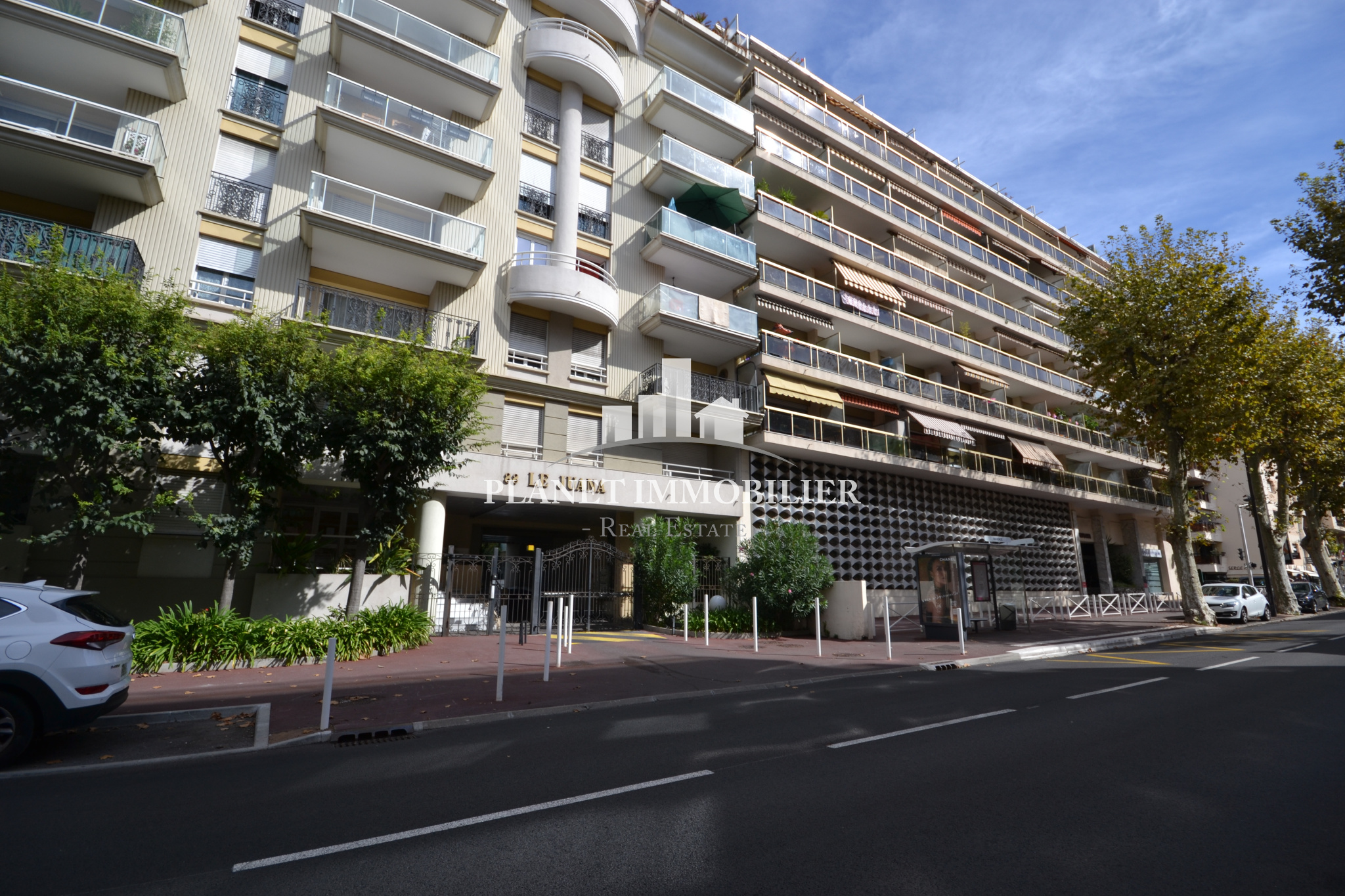 location Centre Juan les pins 2 pièces vide location a l'année